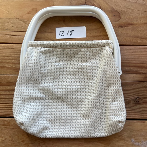 White Vintage Mech Cloth Clutch - Picture 9 of 11